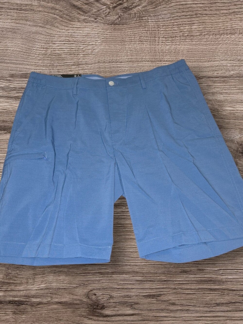 Greg Norman Men's Performance Fabric Stretch Moisture Wicking Shorts